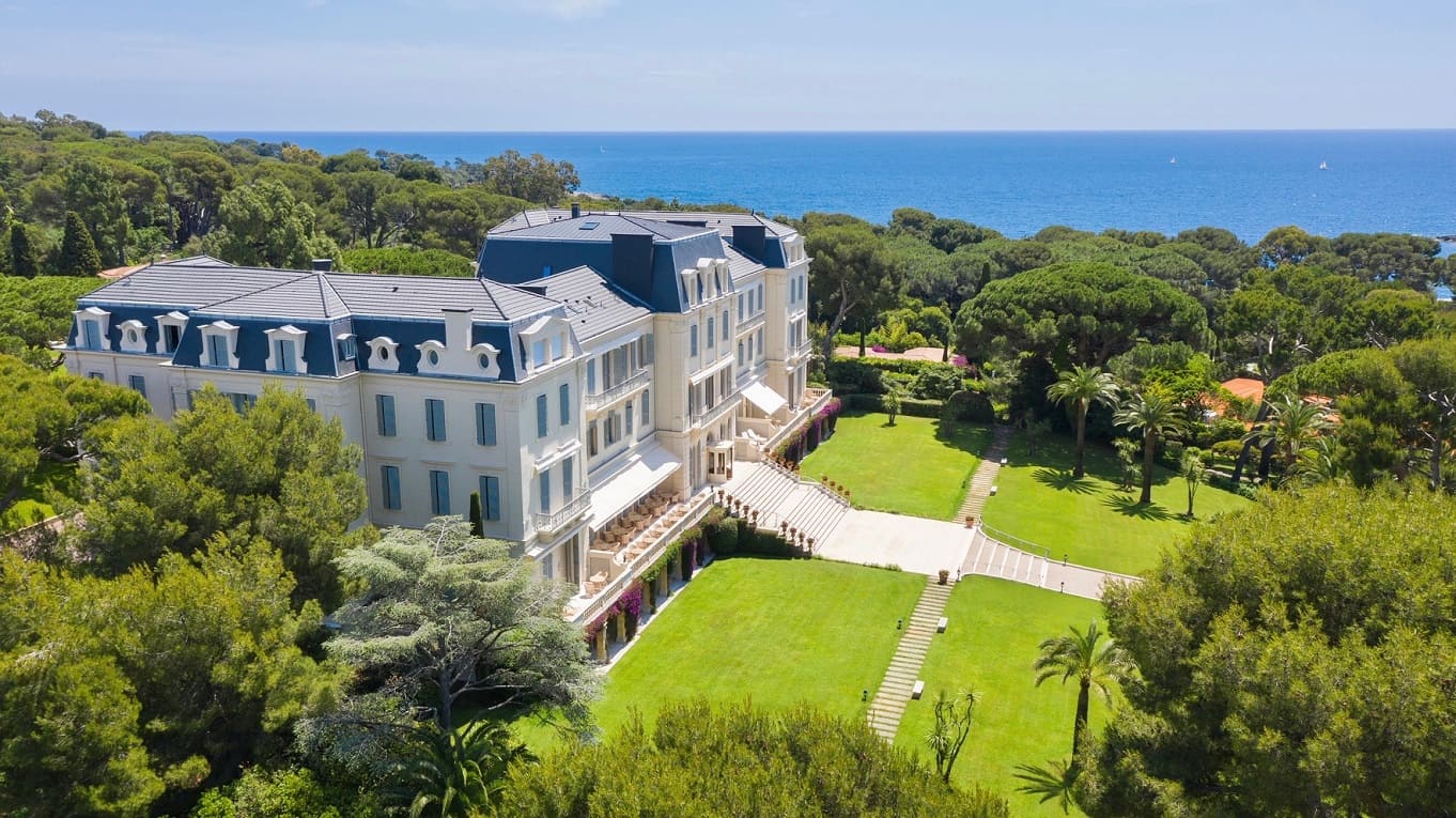 Façade de l'Hôtel du Cap Eden-Roc - Luxury Hotelschool